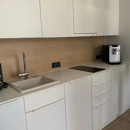 Apartment 1ive4hil/on