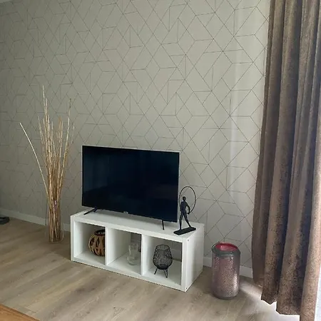 Apartment 1ive4hil/on *