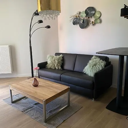 1ive4hil/on Apartment